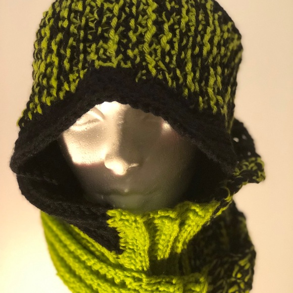 Lime green/black Turtleneck scarf & Hat Set. - Picture 7 of 8